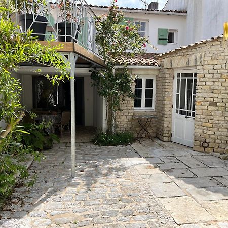 Une Fenetre Sur Cour La Flotte Exterior foto